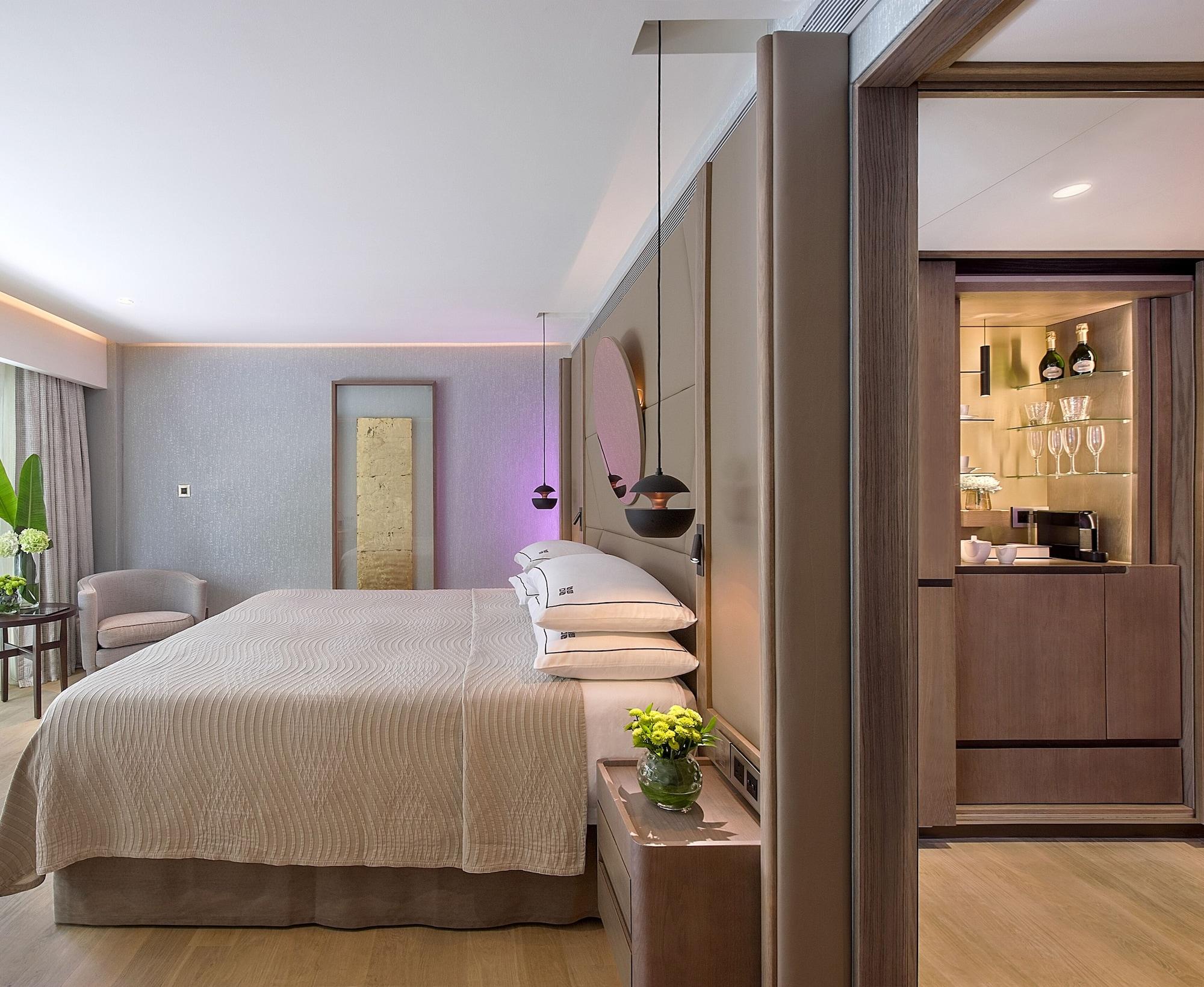 Four Seasons Hotel 5*